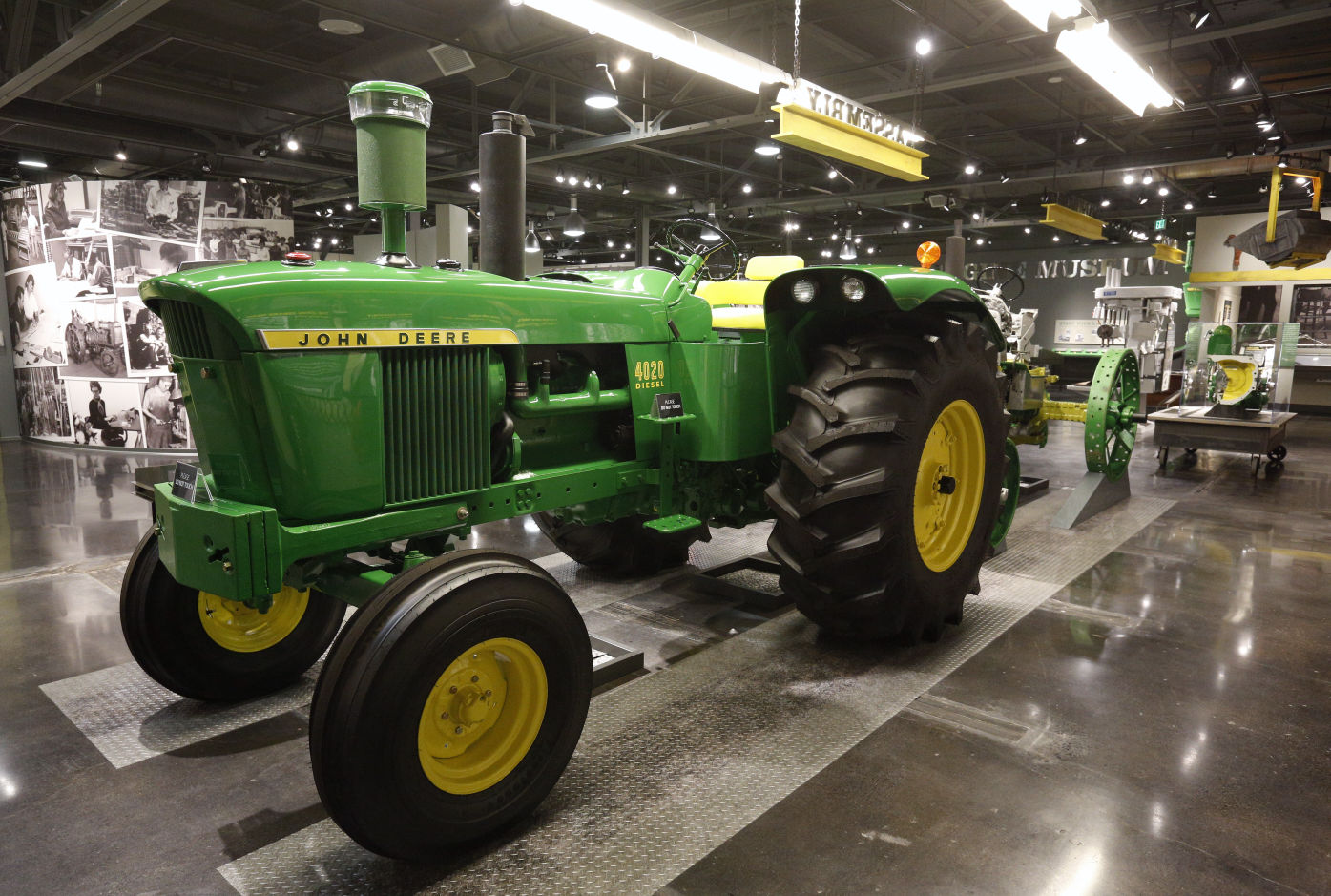 120114mp-John-Deere-tractor-museum-17